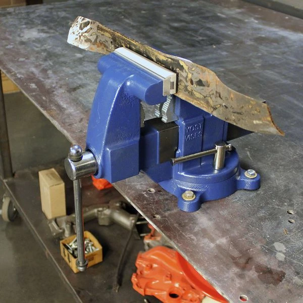 Yost Model MR-345 4-1/2 Inch Magnetic Aluminum Jaw Cap With Rubber Surface - Image 6